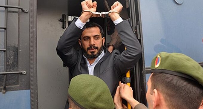 Na mira de Erdoğan: jornalista preso Mehmet Baransu