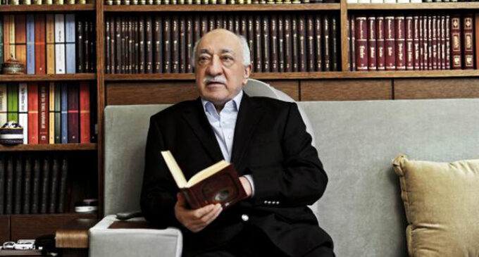 ENTREVISTA:FETHULLAH GULEN, CLÉRIGO MUÇULMANO LÍDER DO MOVIMENTO HIZMET