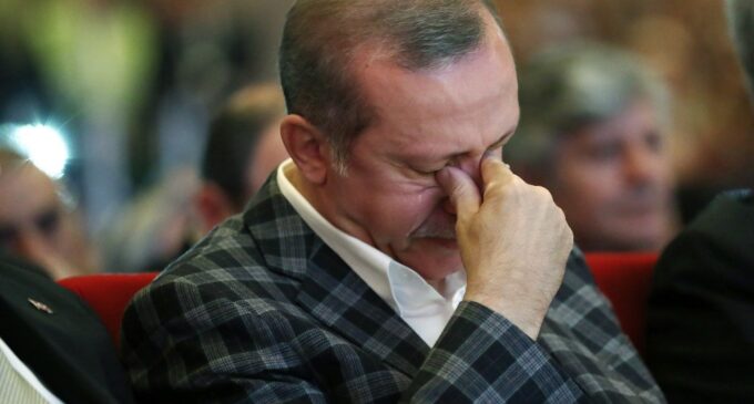 Pesquisa mostra Erdoğan perdendo a presidência para cada um dos 4 potenciais rivais