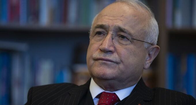 Ex-ministros deveriam ter sido julgados por corrupção, diz Cemil Çiçek