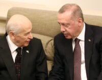 Erdoğan e Bahçeli não cortam laços por envolvimento em crimes