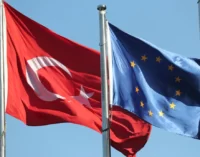 UE diz que Turquia ainda está “recuando” nas reformas e sombria nas chances de adesão