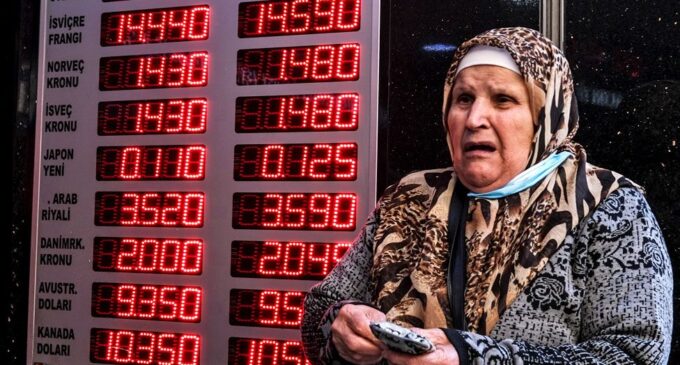 Por que a queda da moeda turca não preocupa Erdogan