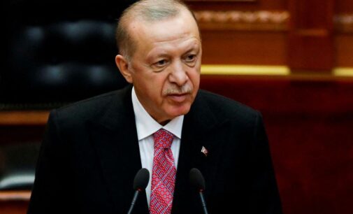 Erdogan, da Turquia, diz que a Rússia seria insensata em invadir a Ucrânia