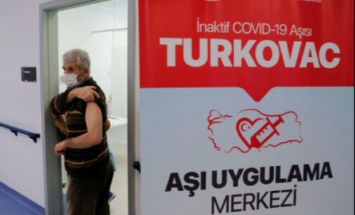 Turquia registra mais de 100.000 novos casos de covid-19 nas últimas 24 horas