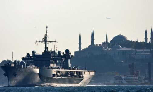Turquia reconhece “guerra” entre Rússia e Ucrânia, pode bloquear navios de guerra 