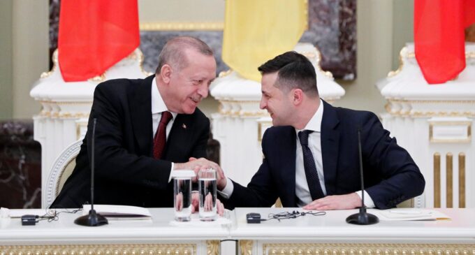 Turquia e Ucrânia devem assinar acordo de livre comércio conforme Erdoğan se dirige para Kiev