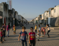 Plano da Turquia para atrair refugiados de volta à Síria: Casas para 1 milhão de pessoas