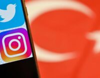 Lei de desinformação da Turquia reforça controle de Erdoğan sobre mídia social 