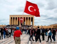 Por que a Turquia mudou seu nome: populismo, eleições e um pássaro
