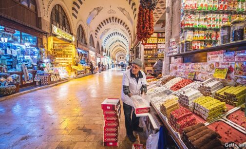 Como tem a economia da Turquia continuado a crescer apesar da inflação desenfreada? 