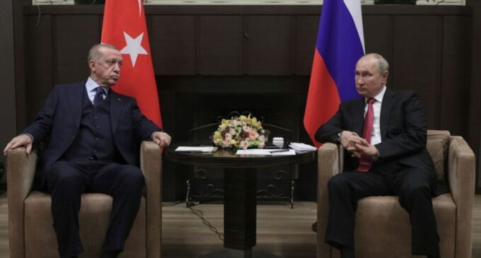 Rússia e Turquia planejam conversas em cúpula em breve