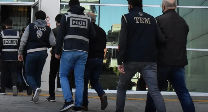 Turquia detém 543 pessoas em operação massiva visando os participantes do Hizmet
