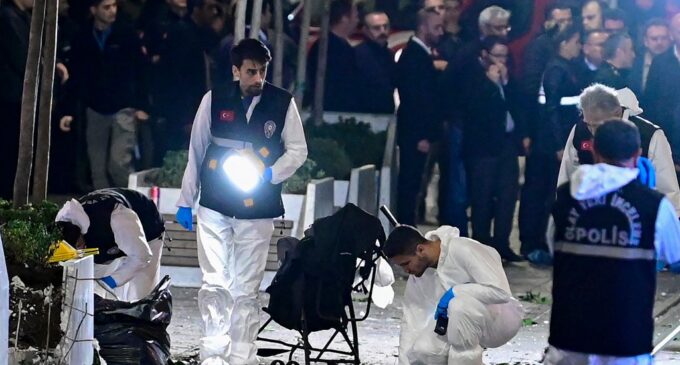 Partido governista da Turquia e aliado ultranacionalista rejeitam moção para investigar mortífera explosão em Istambul