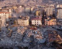 Número de mortos sobe acima de 35.000 na Turquia e na Síria, devido ao terremoto