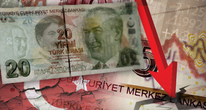 O Crash Histórico da Lira Turca: Eis porque a inflação e o desdém da taxa de juros de Erdogan desvalorizaram a moeda turca