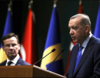 Presidente da Turquia, Erdogan, diz que Suécia não deve esperar se juntar à OTAN tão cedo
