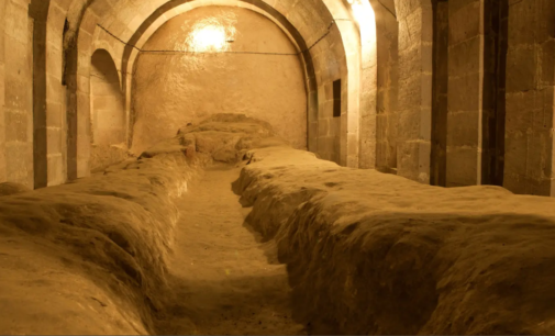 Turco derruba parede e encontra cidade subterrânea de 2.000 anos