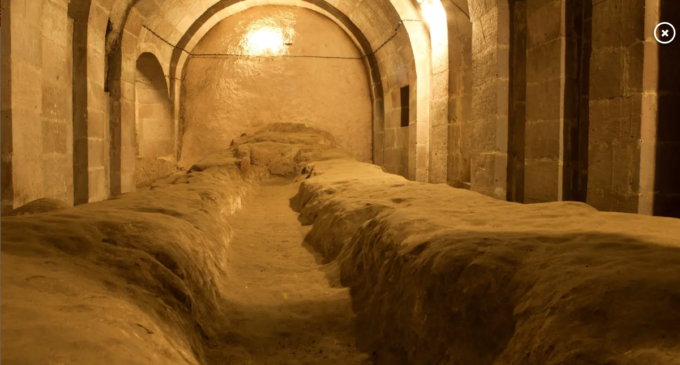Turco derruba parede e encontra cidade subterrânea de 2.000 anos