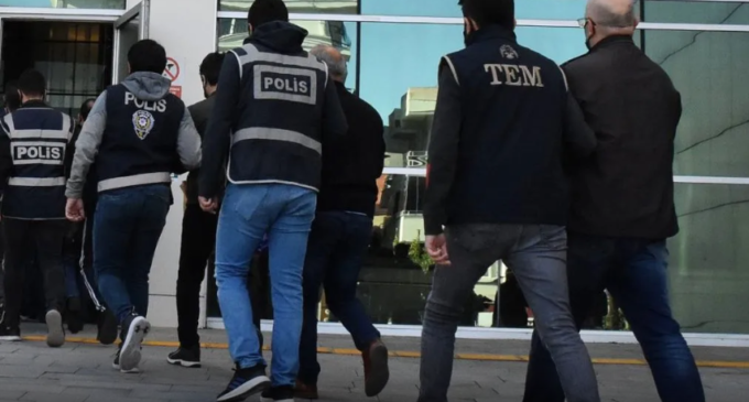 Turquia emitiu mandados de detenção para 92 pessoas por supostos vínculos com o movimento Hizmet em uma semana