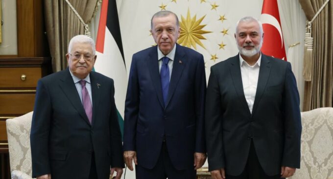 Erdoğan se reúne com presidente palestino e líder do Hamas em Ancara