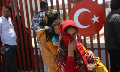 ‘Temos medo de sair de casa’: Líbano e Turquia intensificam deportações de refugiados sírios