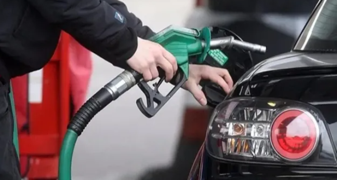 Turquia aumenta imposto especial de consumo sobre gasolina em 200% em um dia