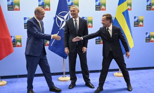 Erdogan pouco convincente sobre o cronograma da Suécia após a rápida aprovação da adesão da Finlândia à OTAN no parlamento