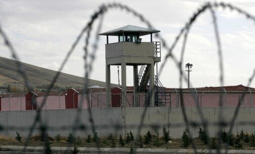 As autoridades turcas revogaram arbitrariamente os direitos de liberdade condicional de 313 presos desde 2021