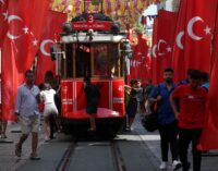 Turquia aumenta taxas para 30% para fortalecer postura mais rigorosa