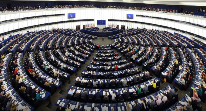 Turquia se tornou uma das vitrines globais para práticas autoritárias, diz o Parlamento Europeu