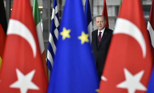 UE critica apoio da Turquia ao Hamas, enquanto Ancara considera isso um elogio