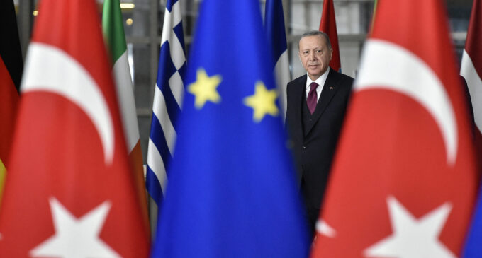 UE critica apoio da Turquia ao Hamas, enquanto Ancara considera isso um elogio