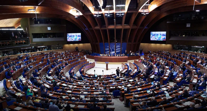 Assembleia Parlamentar do Conselho da Europa (PACE) expressa preocupação com aumento de alegações de tortura na Turquia