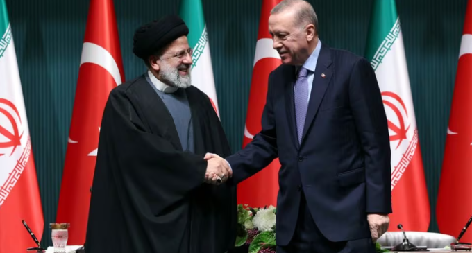Erdogan, de olho em mais comércio com Irã, diz que Turquia está considerando abrir novas fronteiras