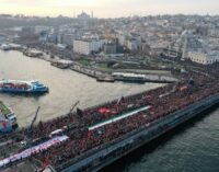 Protesto pró-Palestina em Istambul criticado por hipocrisia sobre a falta de ação de Erdoğan contra Israel