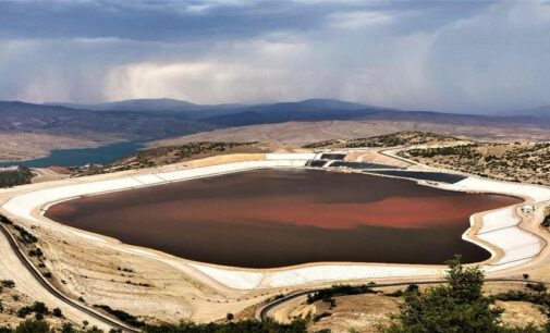 Governo turco sob escrutínio por má gestão ambiental após deslizamento de terra com cianeto