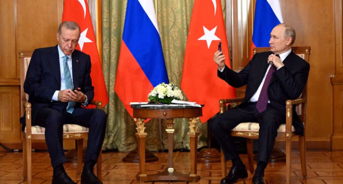 Putin, da Rússia, visitará a Turquia, membro da OTAN, em 12 de fevereiro