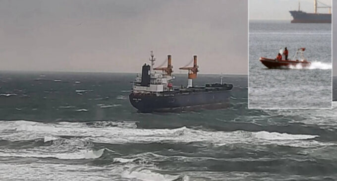 Turquia despacha barcos de resgate depois que cargueiro com 6 tripulantes afunda no Mar de Mármara