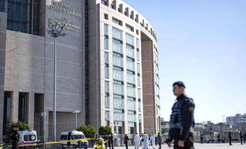 Turquia detém 34 pessoas após suposto ataque terrorista em tribunal de Istambul