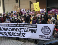 338 mulheres na Turquia foram vítimas de feminicídio em um ano, diz relatório