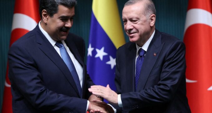 Venezuela assina acordo de ouro com a Turquia em região atingida por minas ilegais