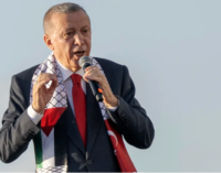 Erdogan aumenta a pressão sobre Israel enquanto a popularidade de seu partido diminui