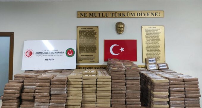 Polícia apreende 1,7 tonelada de drogas e detém 396 pessoas em toda a Turquia