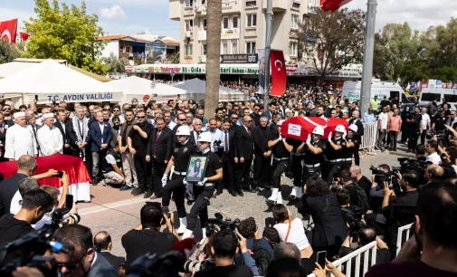 Em funeral na Turquia, família lamenta morte de ativista americana morta por tiros israelenses