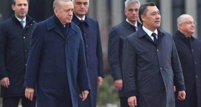 Na Ásia Central, Erdoğan pede laços mais fortes com estados turcos