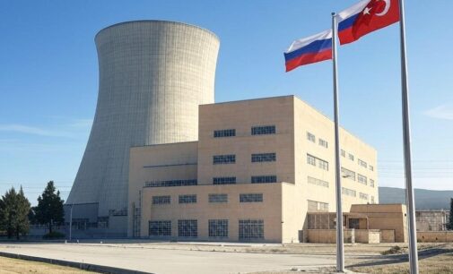 Publicação do governo turco apresenta usina nuclear na Turquia como um sucesso da estratégia energética imperial da Rússia